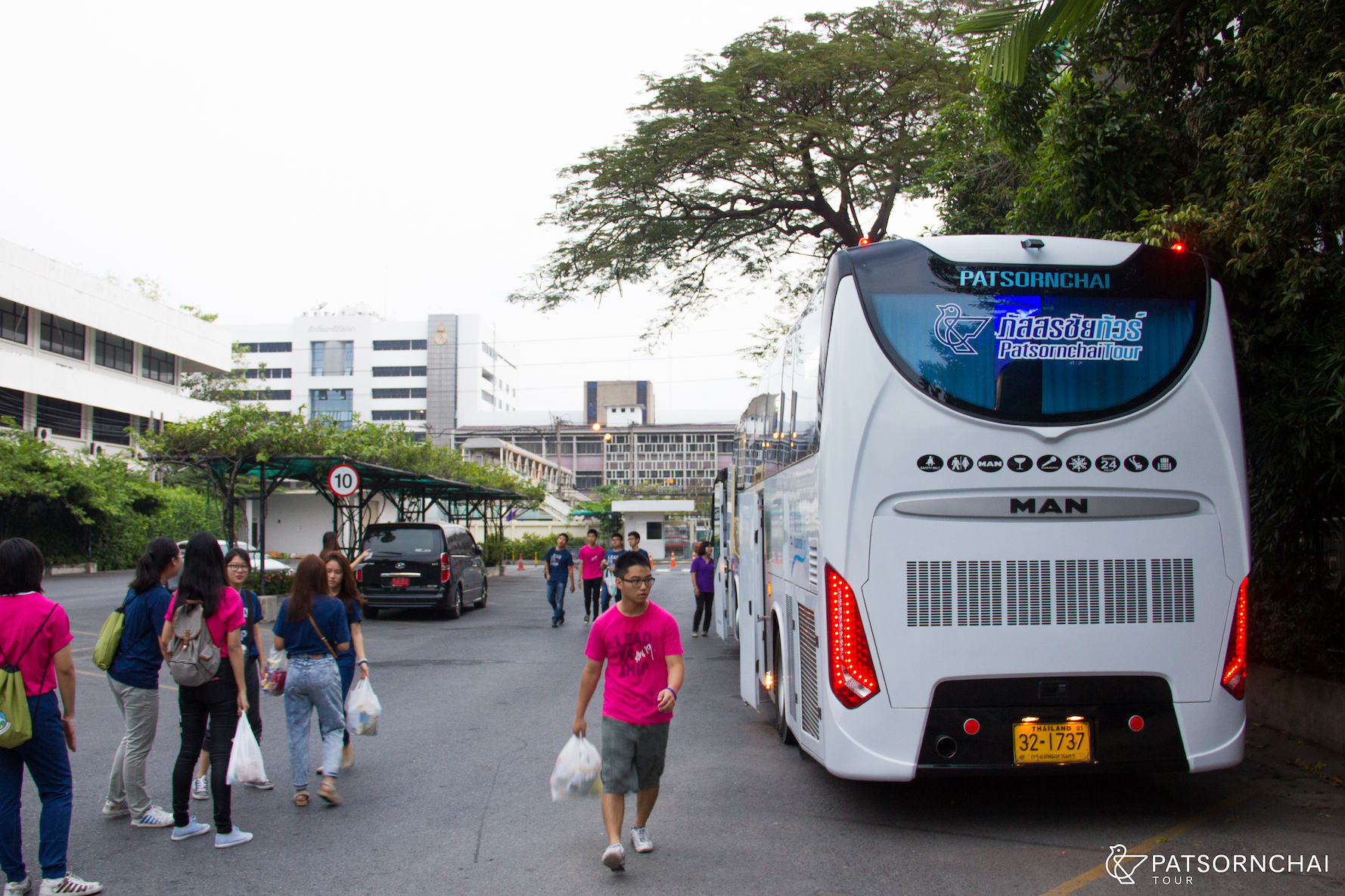 รถโรงเรียน รถรับส่งนักเรียน บริการ School Bus รถบัสรับส่งนักเรียน